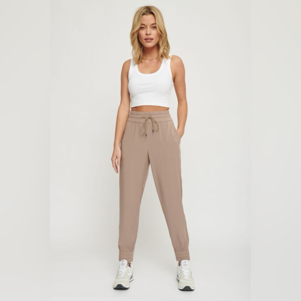 ‼️🌴☀️SALE‼️ Dynamite Taupe Jogger Pants (xs)